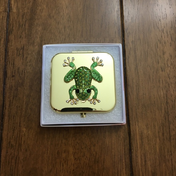 Frog Compact Mirror - Picture 2 of 11